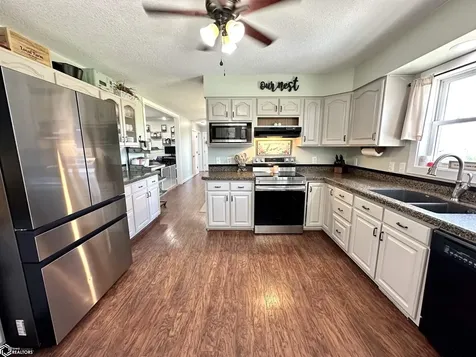 346 Ewart Road Grinnell IA 50112
