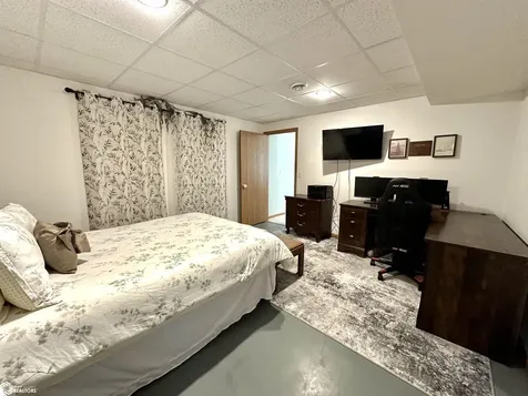 346 Ewart Road Grinnell IA 50112