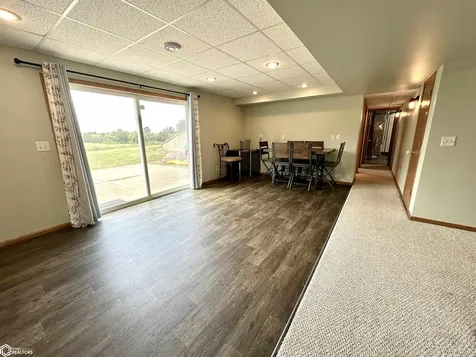 346 Ewart Road Grinnell IA 50112