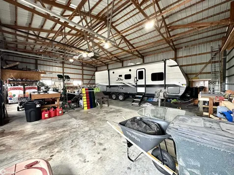 346 Ewart Road Grinnell IA 50112