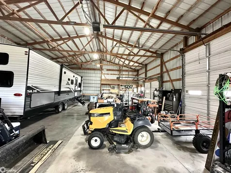 346 Ewart Road Grinnell IA 50112