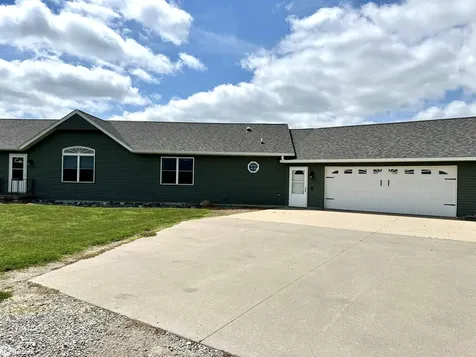 346 Ewart Road Grinnell IA 50112