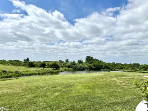 346 Ewart Road Grinnell IA 50112