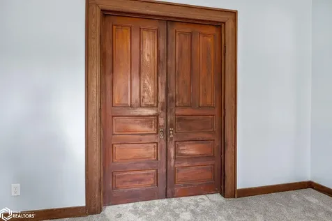 1806 8th Avenue Belle Plaine IA 52208