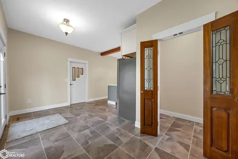 1806 8th Avenue Belle Plaine IA 52208