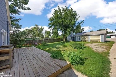 1806 8th Avenue Belle Plaine IA 52208