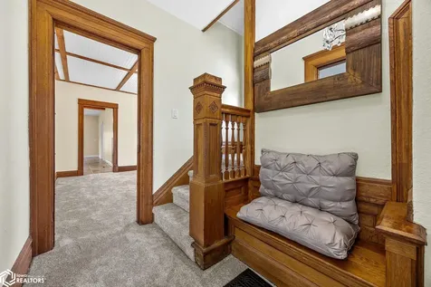1806 8th Avenue Belle Plaine IA 52208