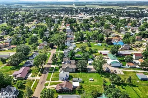 1806 8th Avenue Belle Plaine IA 52208