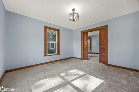 1806 8th Avenue Belle Plaine IA 52208