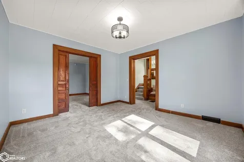 1806 8th Avenue Belle Plaine IA 52208