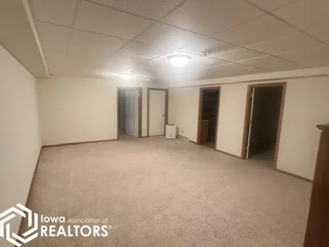 483 5th Street SW Britt IA 50423