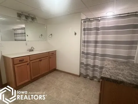 483 5th Street SW Britt IA 50423