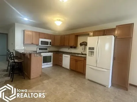 483 5th Street SW Britt IA 50423