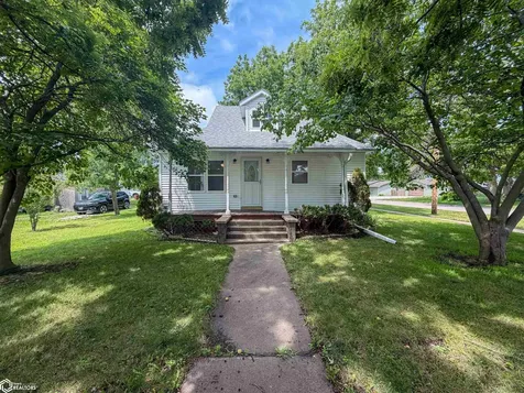 1121 3rd Avenue E Albia IA 52531