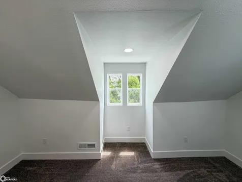 1121 3rd Avenue E Albia IA 52531