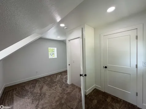 1121 3rd Avenue E Albia IA 52531