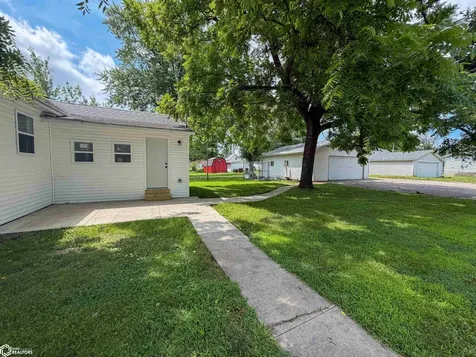 1121 3rd Avenue E Albia IA 52531