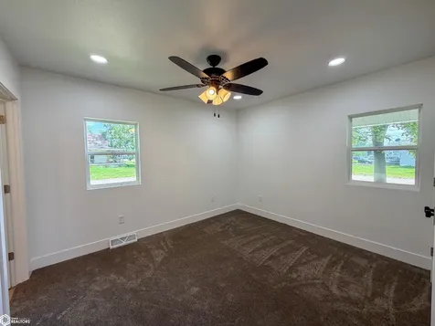 1121 3rd Avenue E Albia IA 52531