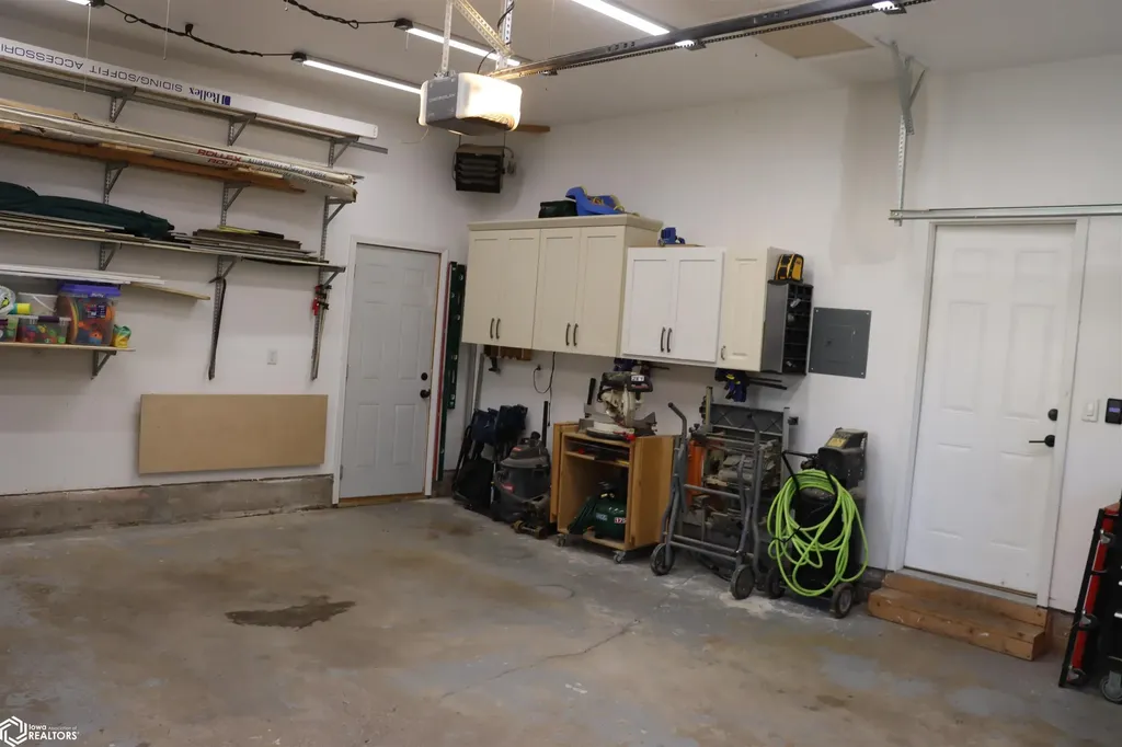 621 10th Street NE Mason City IA 50401-2323