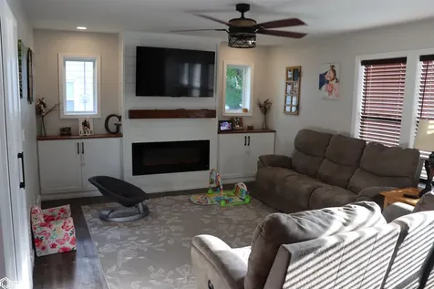 621 10th Street NE Mason City IA 50401-2323