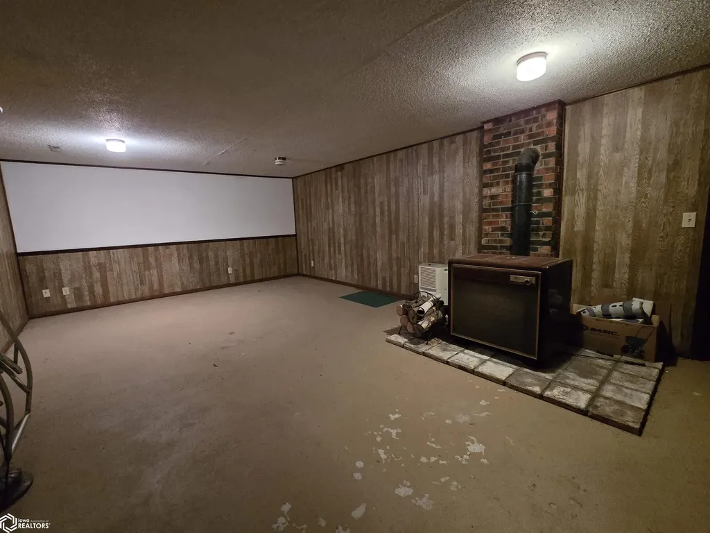 11543 Dmc Highway 99 Burlington IA 52601