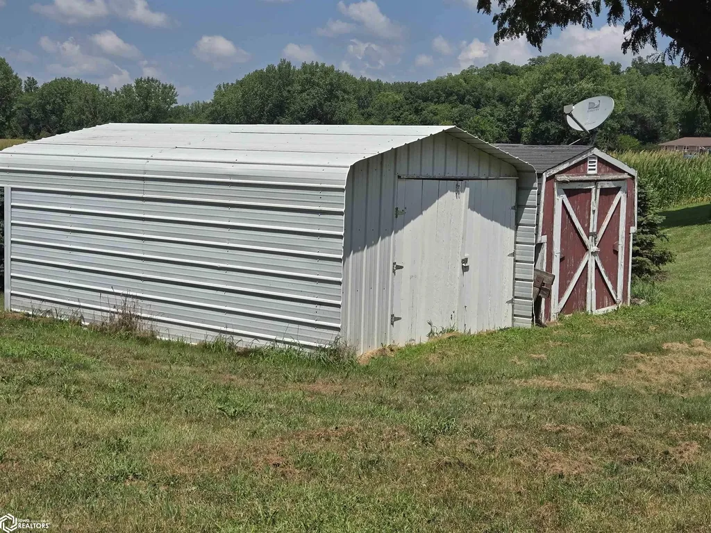 11543 Dmc Highway 99 Burlington IA 52601