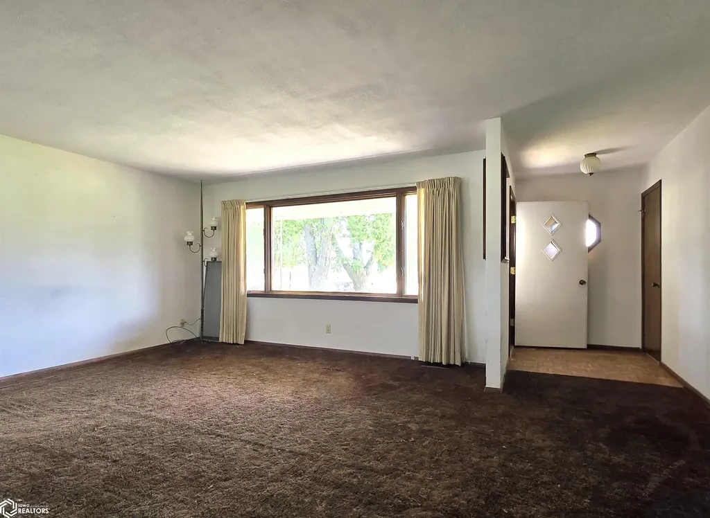 11543 Dmc Highway 99 Burlington IA 52601