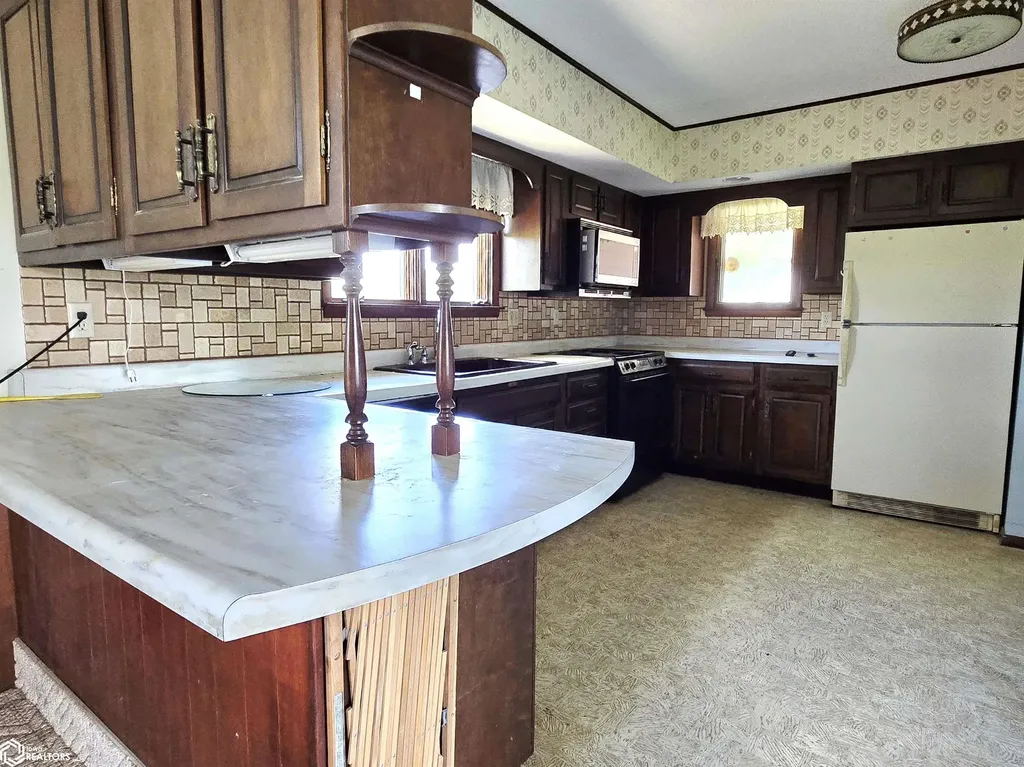 11543 Dmc Highway 99 Burlington IA 52601