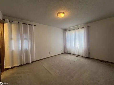 902 S 15th Street Clear Lake IA 50428