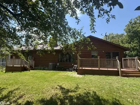 902 S 15th Street Clear Lake IA 50428