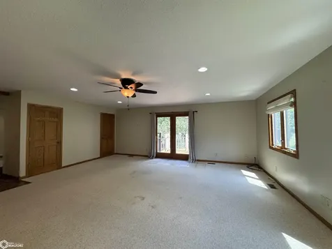 902 S 15th Street Clear Lake IA 50428