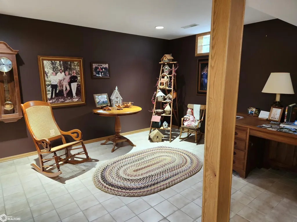 1022 Oakland Drive Tama IA 52339