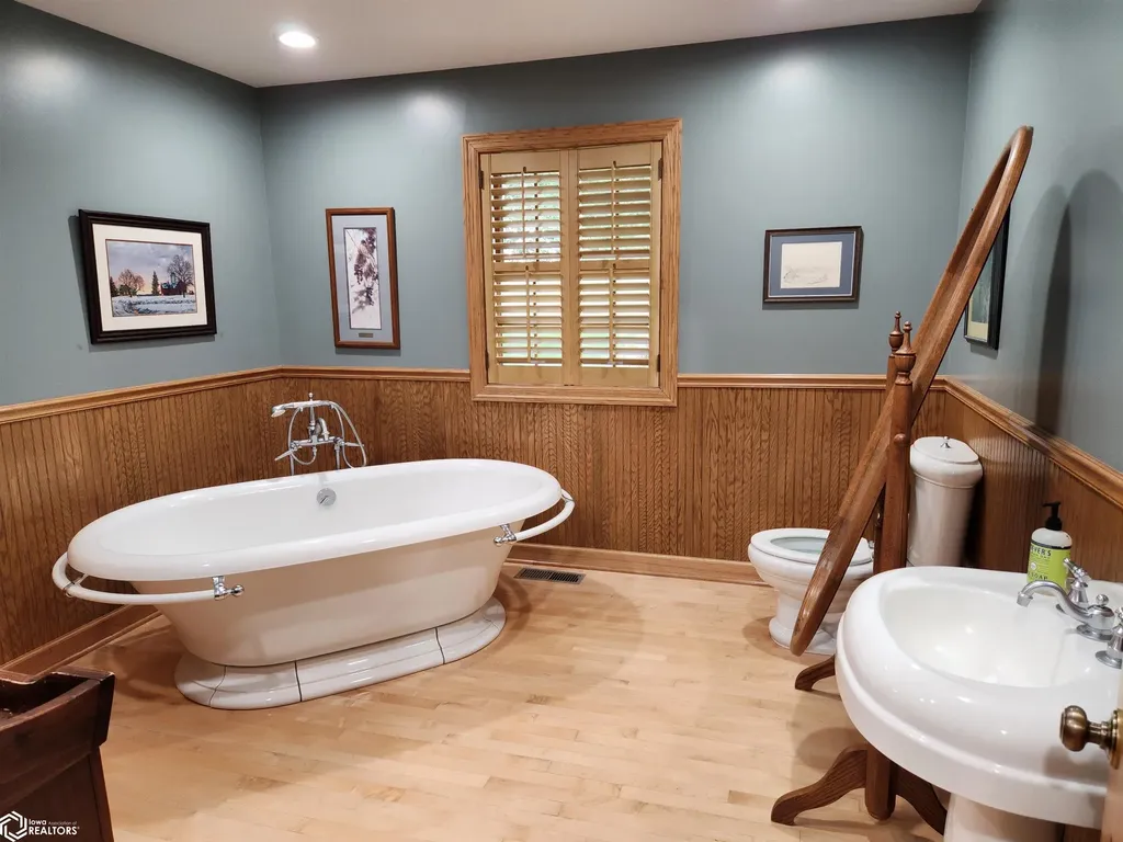 1022 Oakland Drive Tama IA 52339