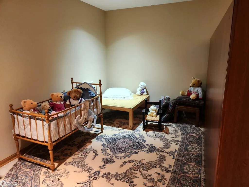 1022 Oakland Drive Tama IA 52339