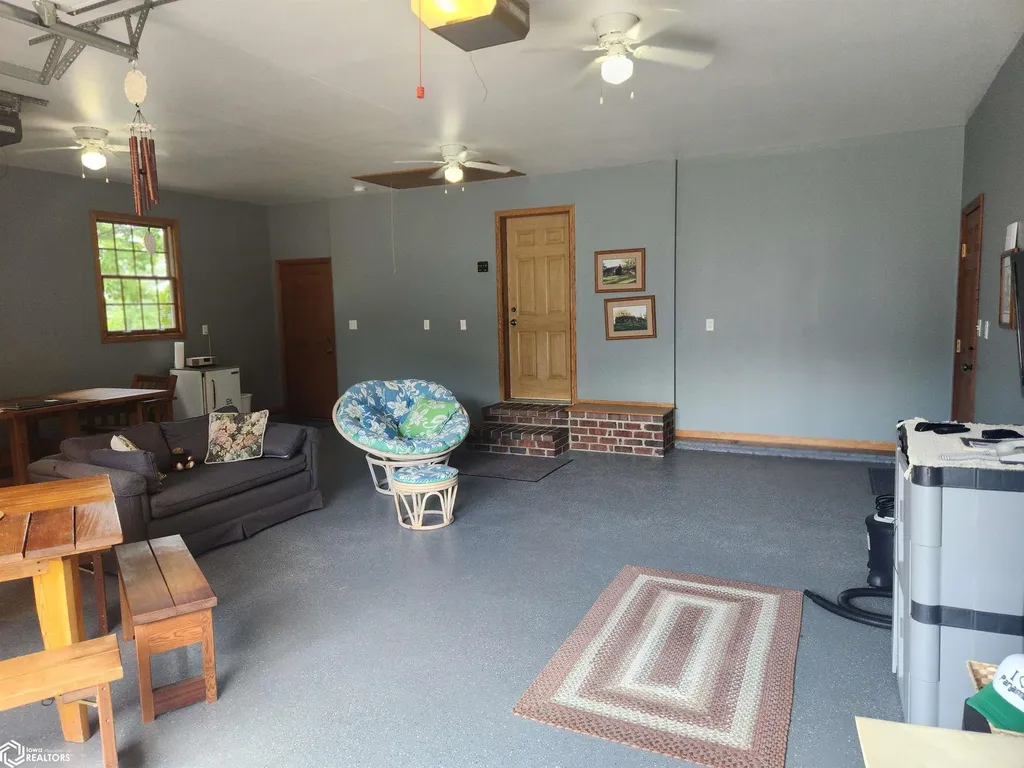 1022 Oakland Drive Tama IA 52339