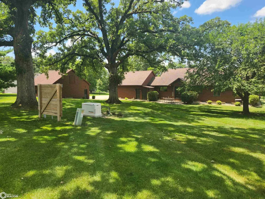 1022 Oakland Drive Tama IA 52339
