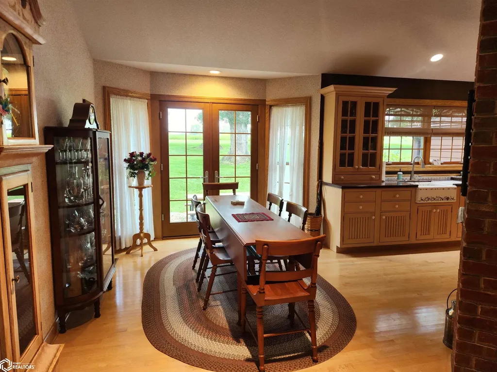 1022 Oakland Drive Tama IA 52339