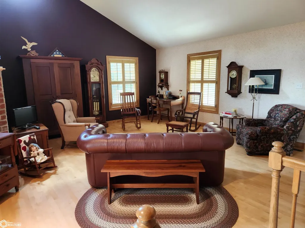 1022 Oakland Drive Tama IA 52339
