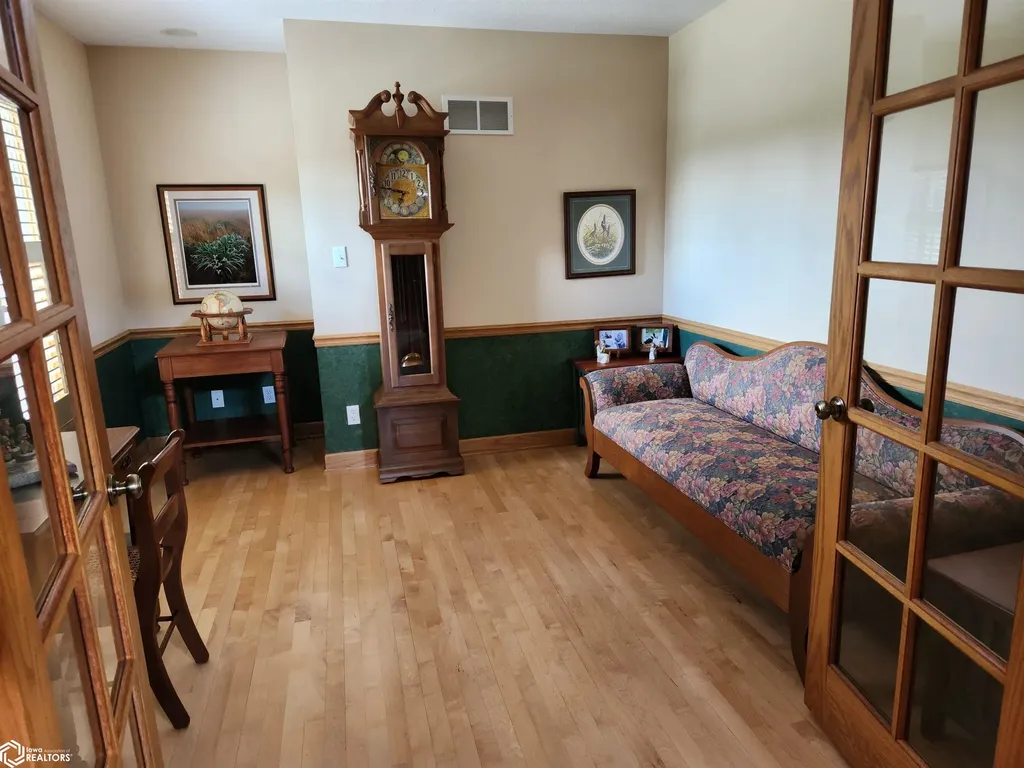 1022 Oakland Drive Tama IA 52339