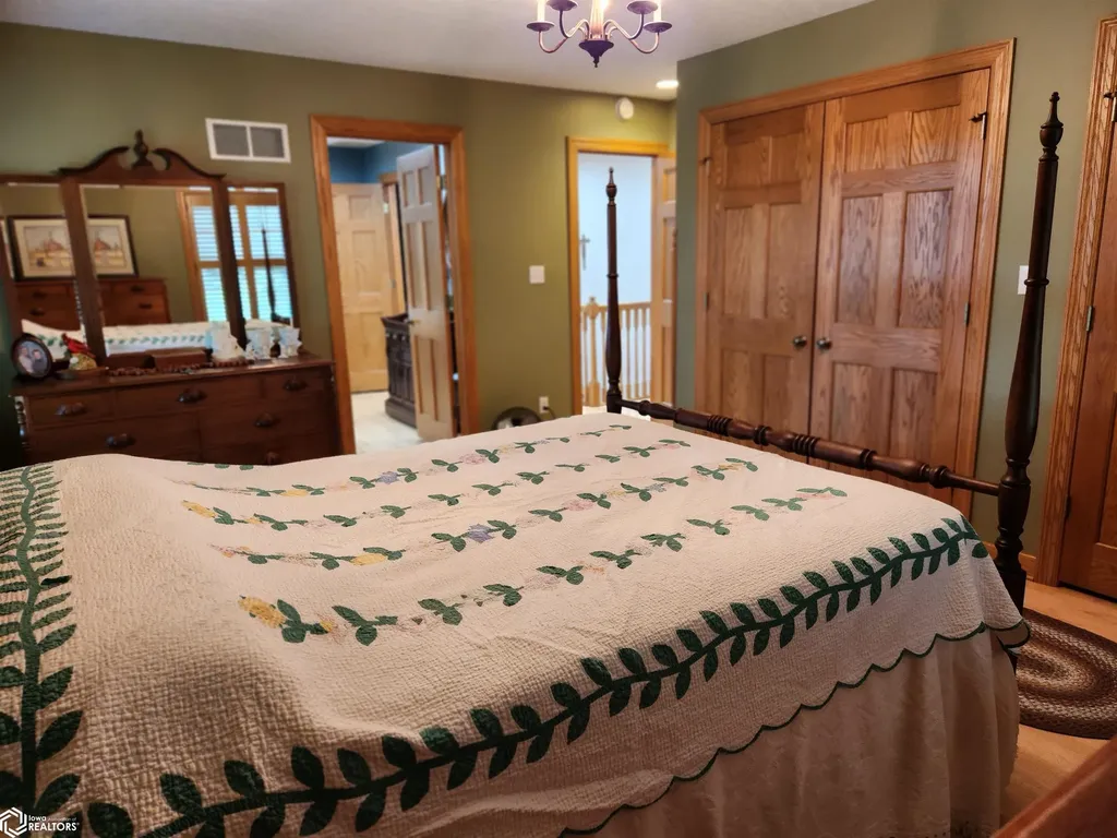 1022 Oakland Drive Tama IA 52339