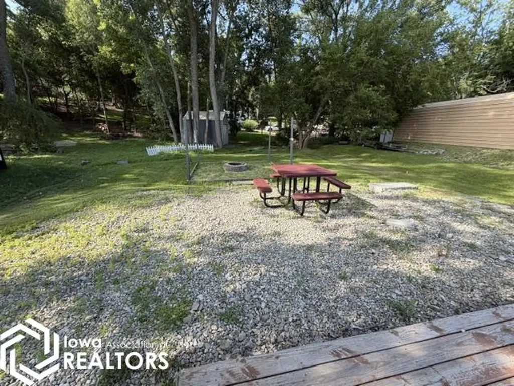 5094 County Public Road Brooklyn IA 52211