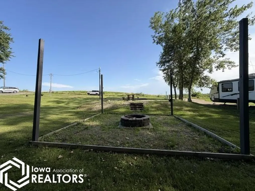 5094 County Public Road Brooklyn IA 52211