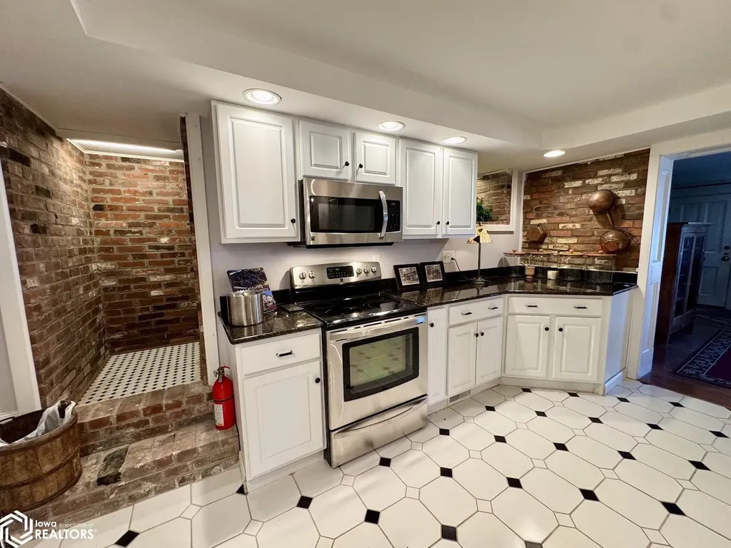 516 Washington Street Burlington IA 52601