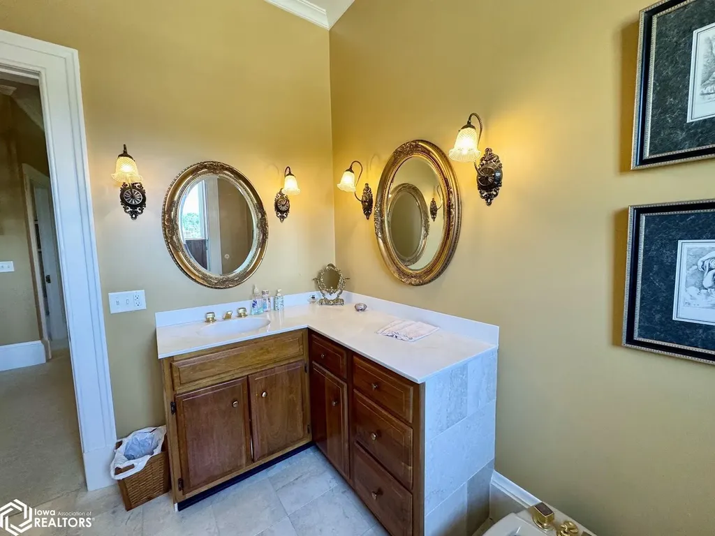 516 Washington Street Burlington IA 52601