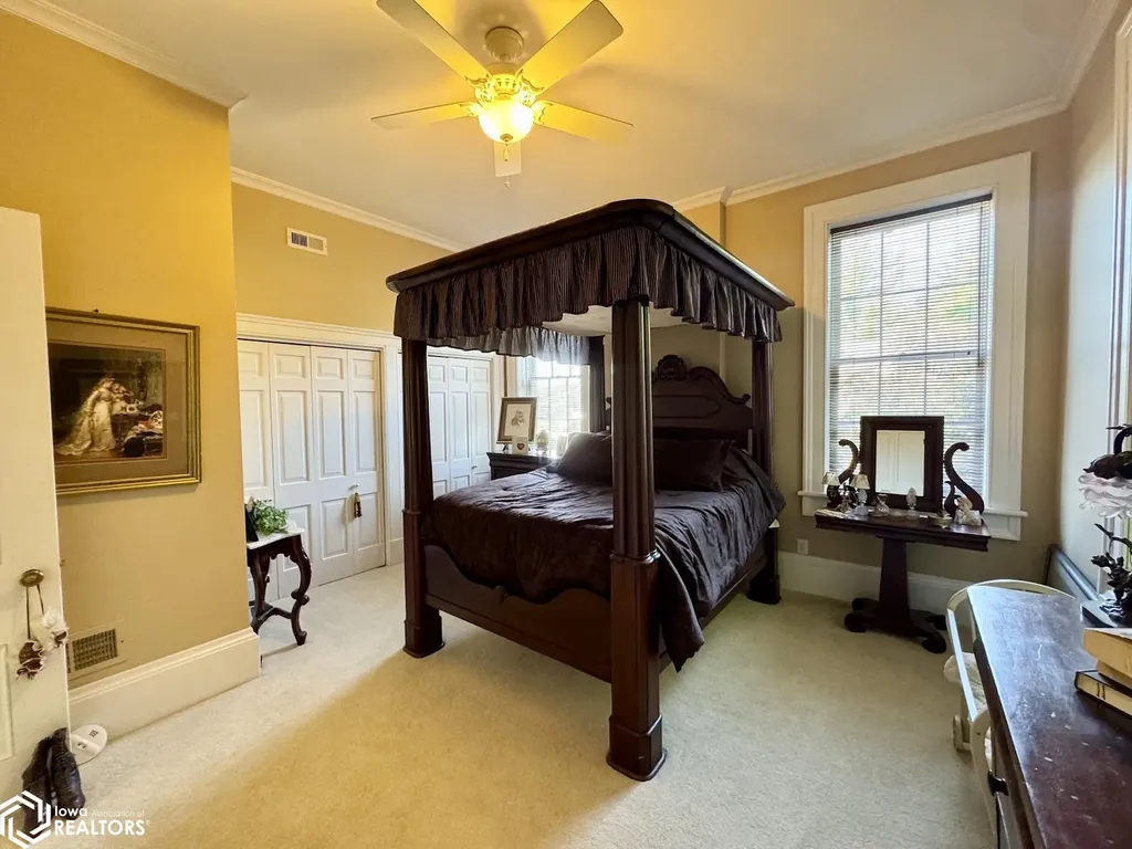 516 Washington Street Burlington IA 52601