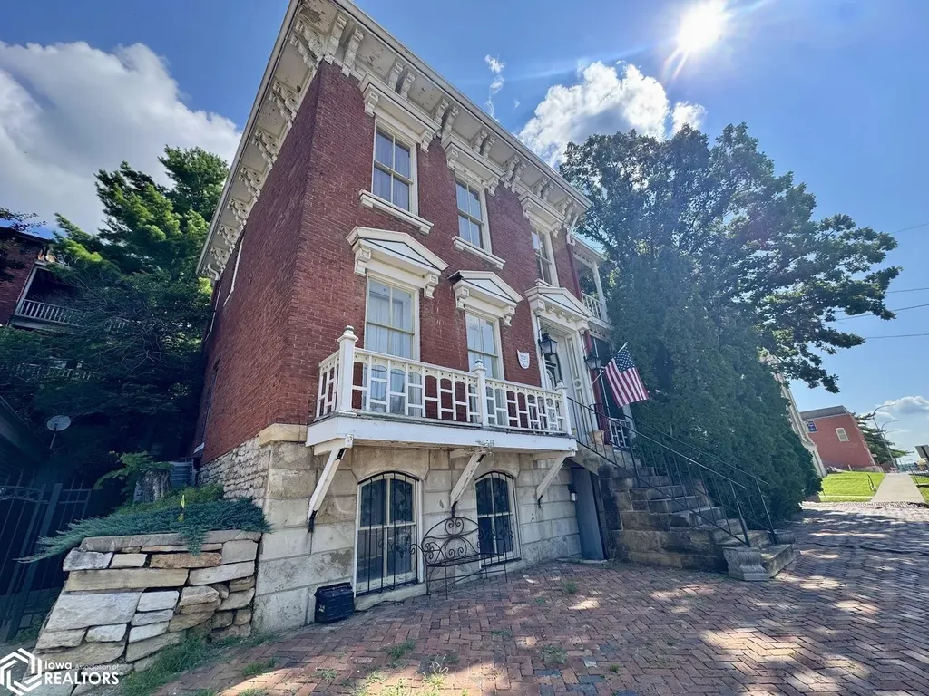 516 Washington Street Burlington IA 52601