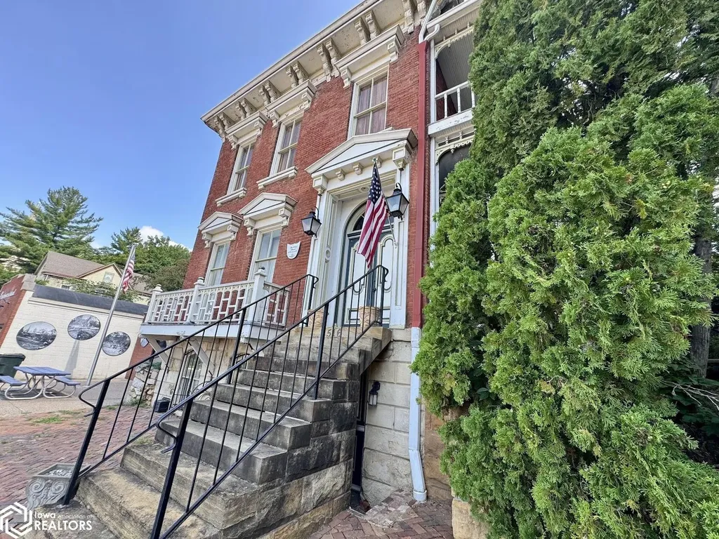 516 Washington Street Burlington IA 52601