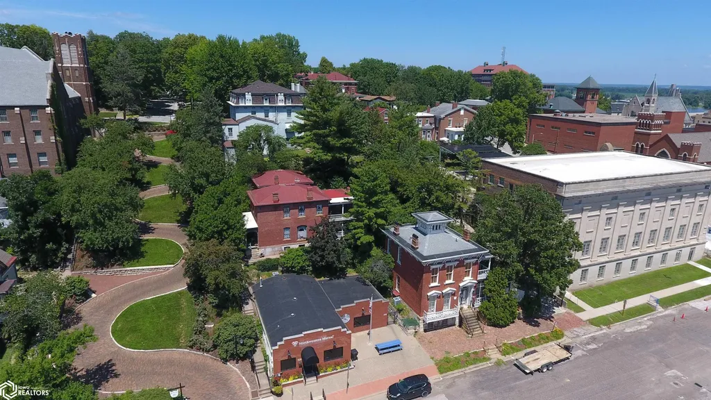 516 Washington Street Burlington IA 52601