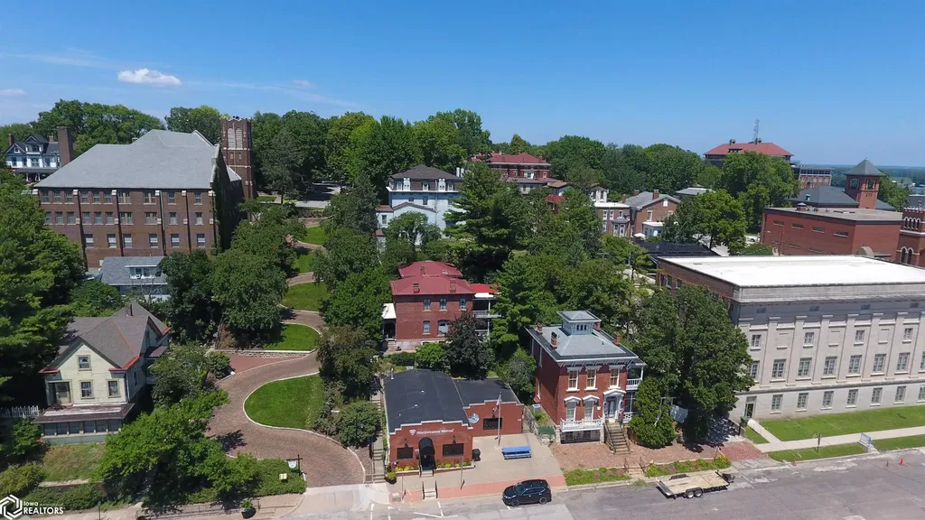 516 Washington Street Burlington IA 52601