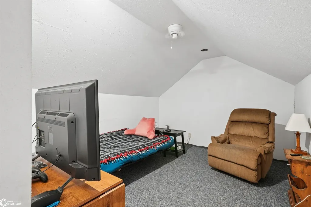 30364 250th Street Eldora IA 50627